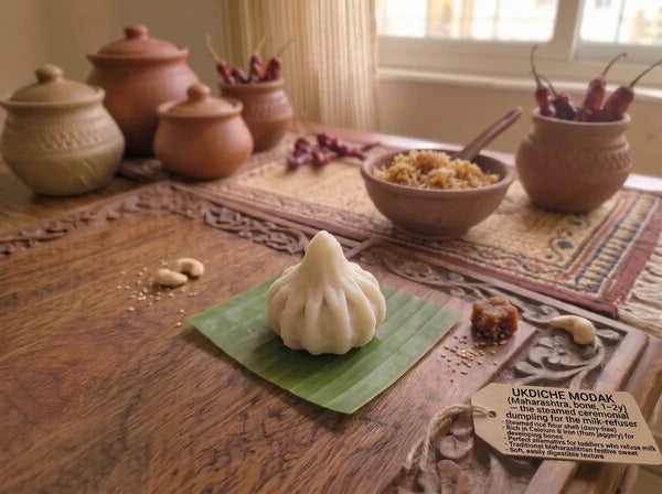 Ukdiche modak — Maharashtra's steamed coconut-jaggery dumpling for the milk-refusing toddler (1–2 years)