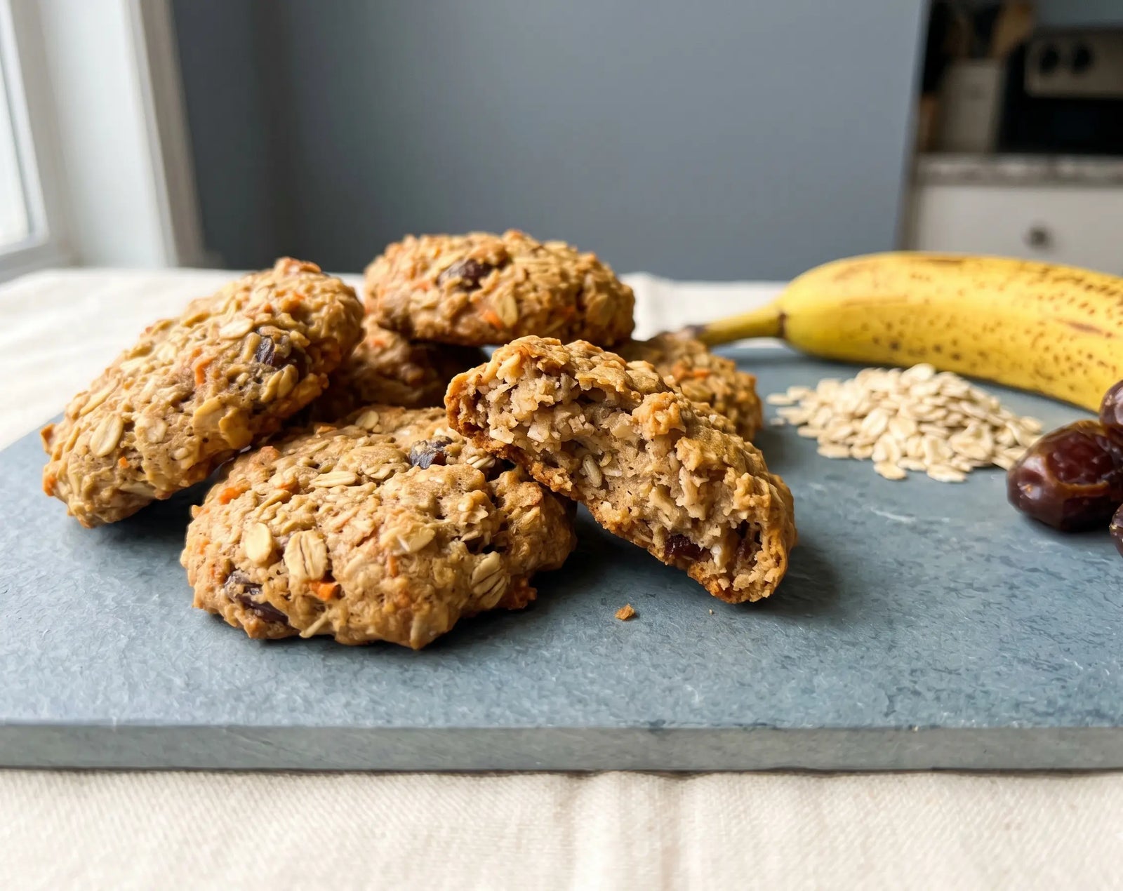 Banana-oat soft mini cookies — “cookies” with no sugar and a hidden vegetable (2–5 years)